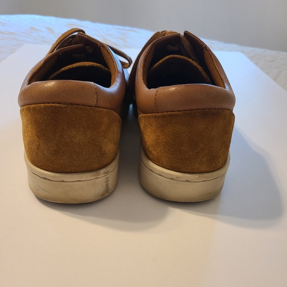 Clarks mens casual leather shoe Size 11M (water stains) - Picture 2 of 11